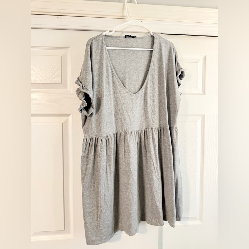 Boohoo Plus Heather Gray V-Neck Ruffle Sleeve Smock Dress